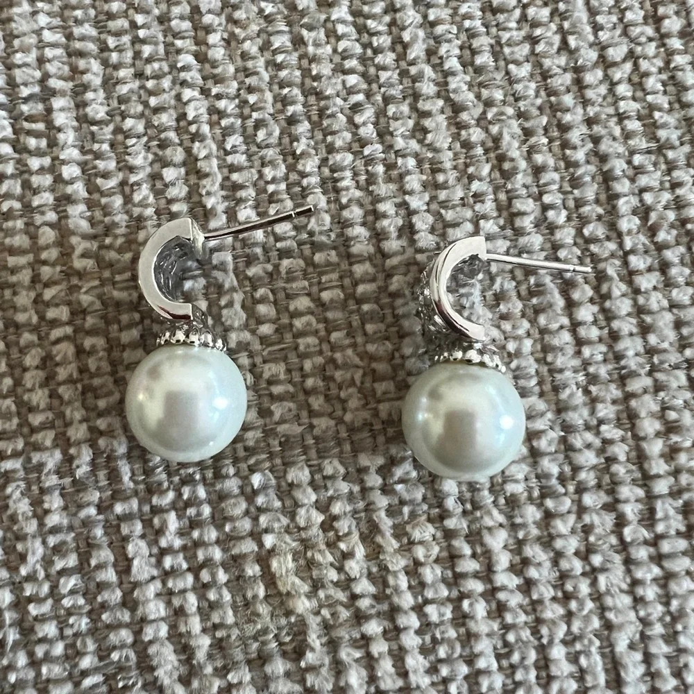 Handcrafted silver and pearl earrings - Picture 2 of 5
